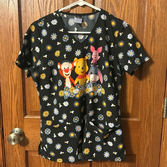 Disney Winne the Pooh scrub top - Picture 1 of 3